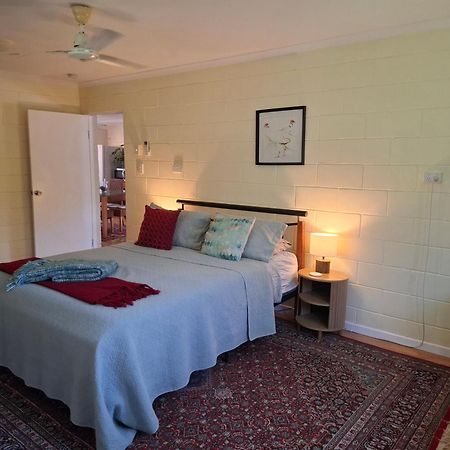 J & Ella'S Holiday House - 2 Bedroom, 2 Bathroom Home クックタウン エクステリア 写真